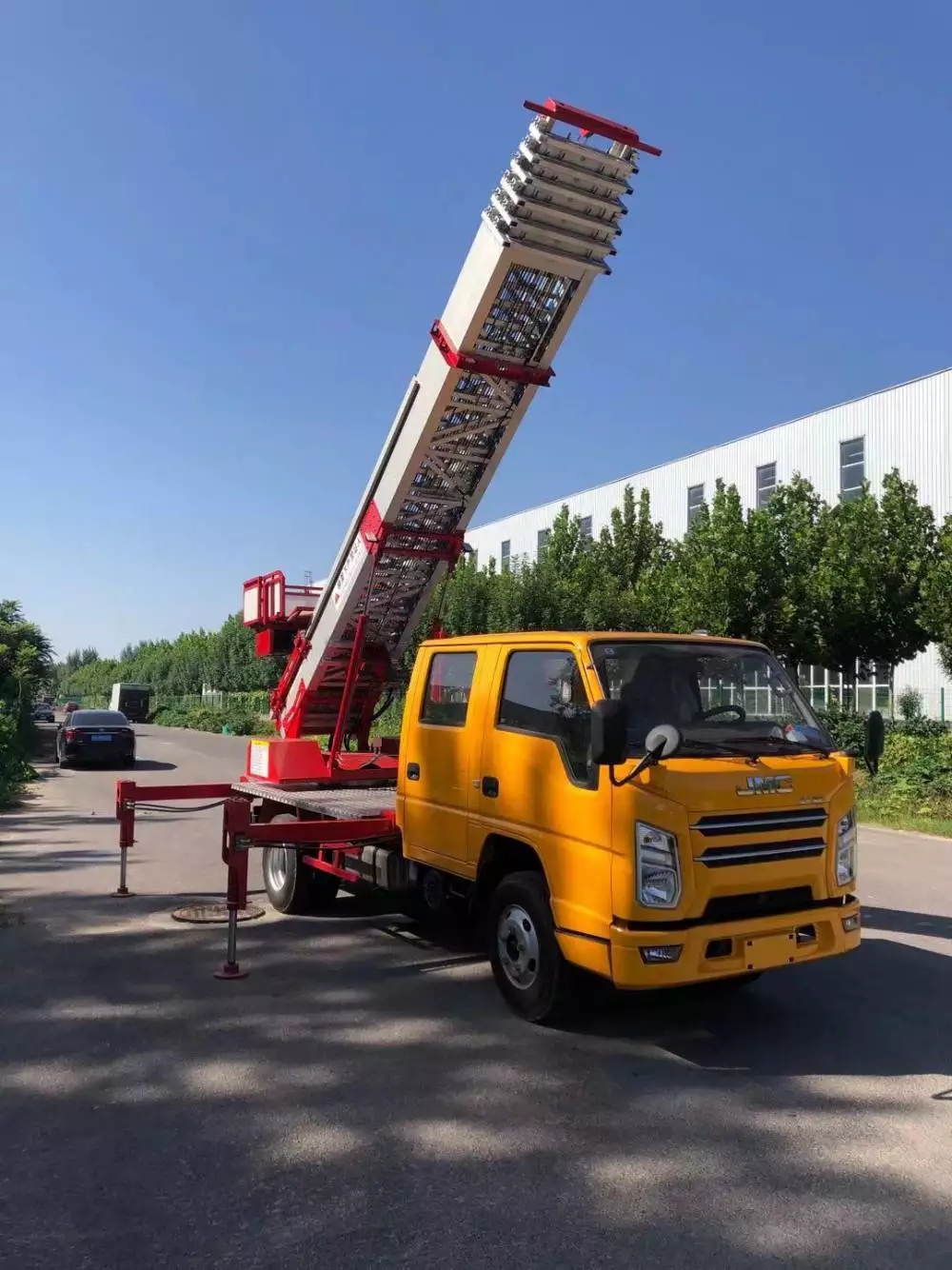 黔西附近的云梯车出租服务：轻松解决高空作业需求