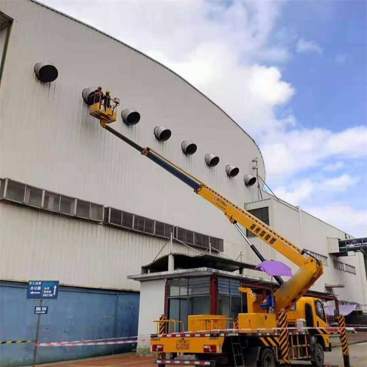 黔西高空作业车出租服务：专业广告牌安装解决方案